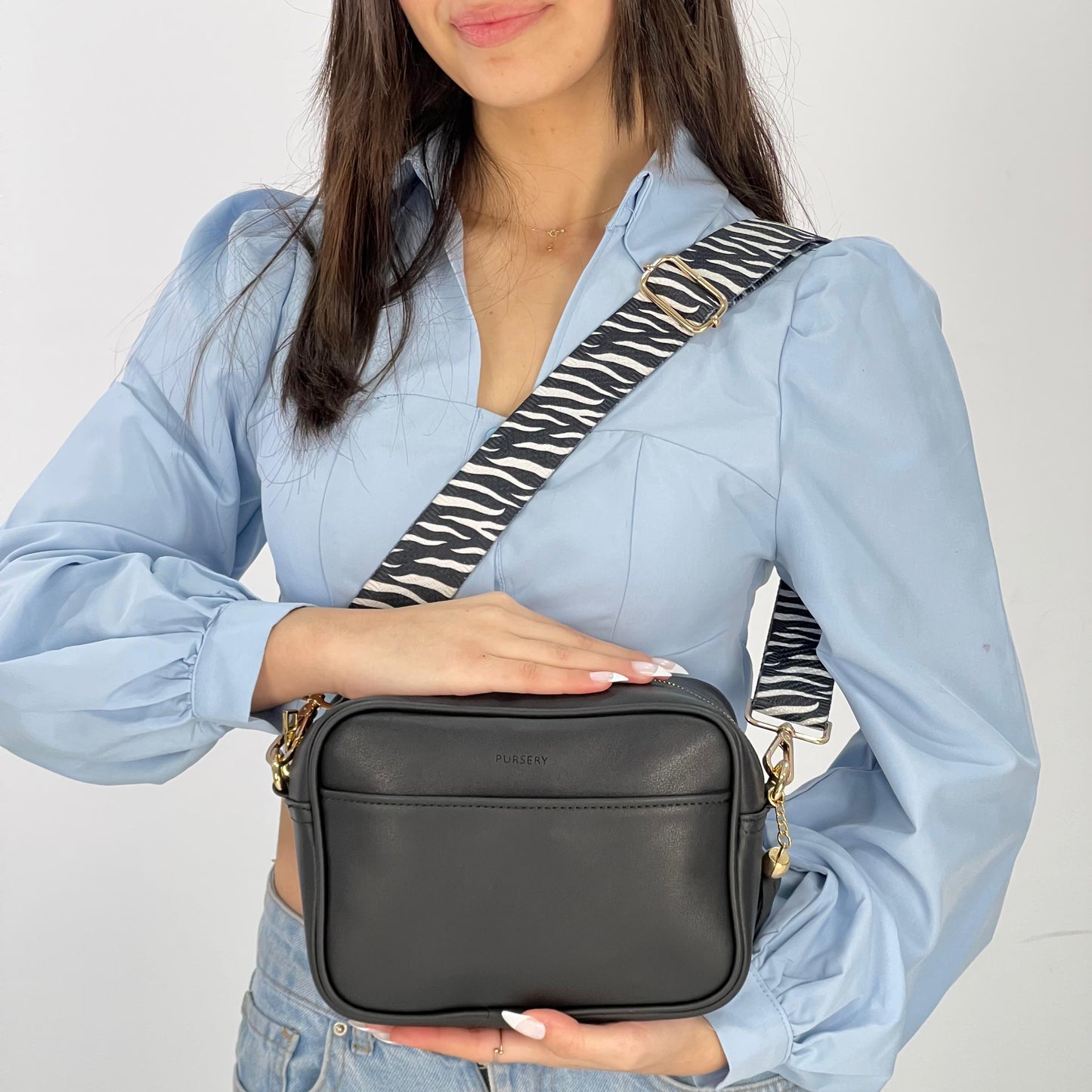 Noir Pouch Cross-Zebra Stride